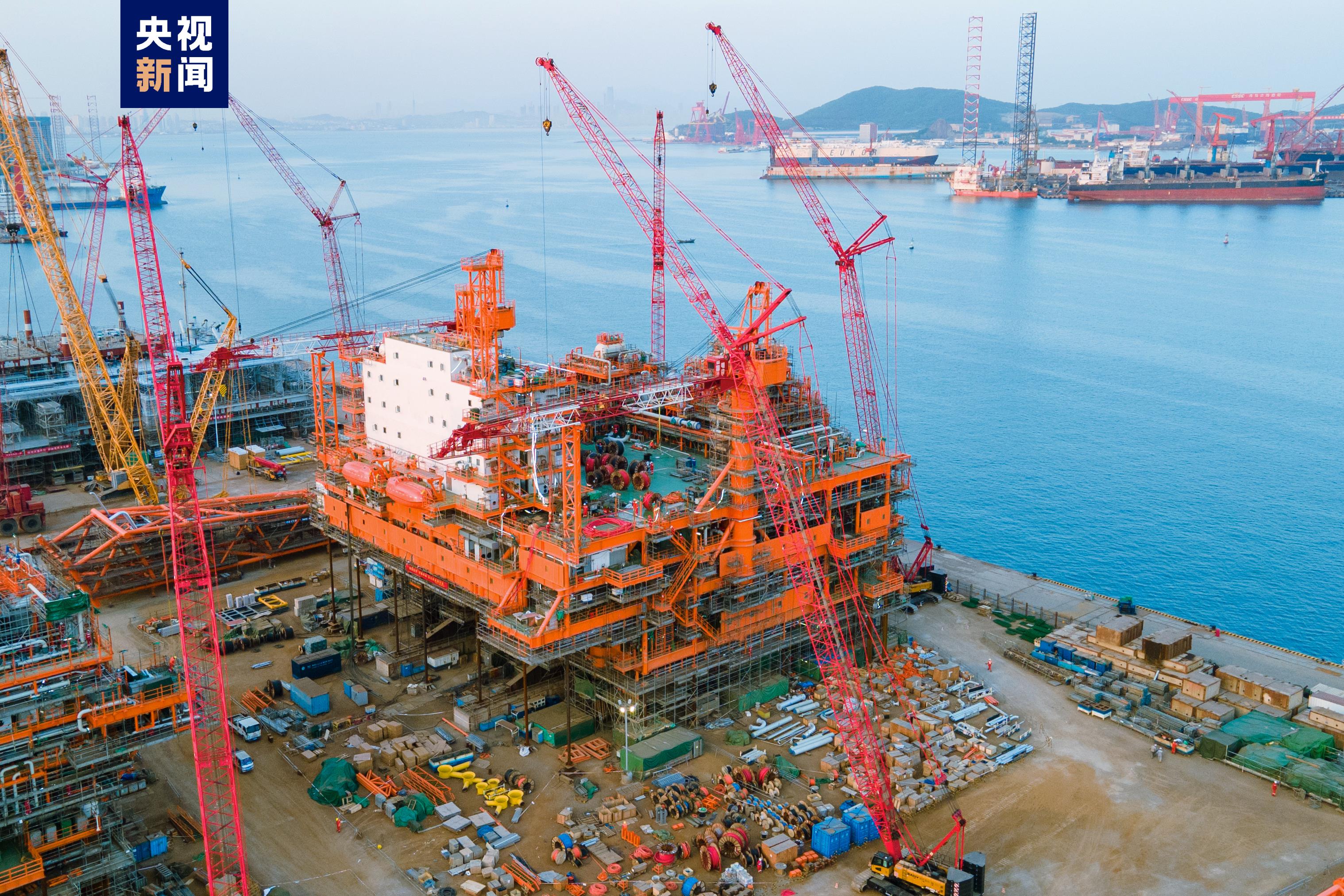多项技术首创！万吨海上油气平台在青岛建造完成