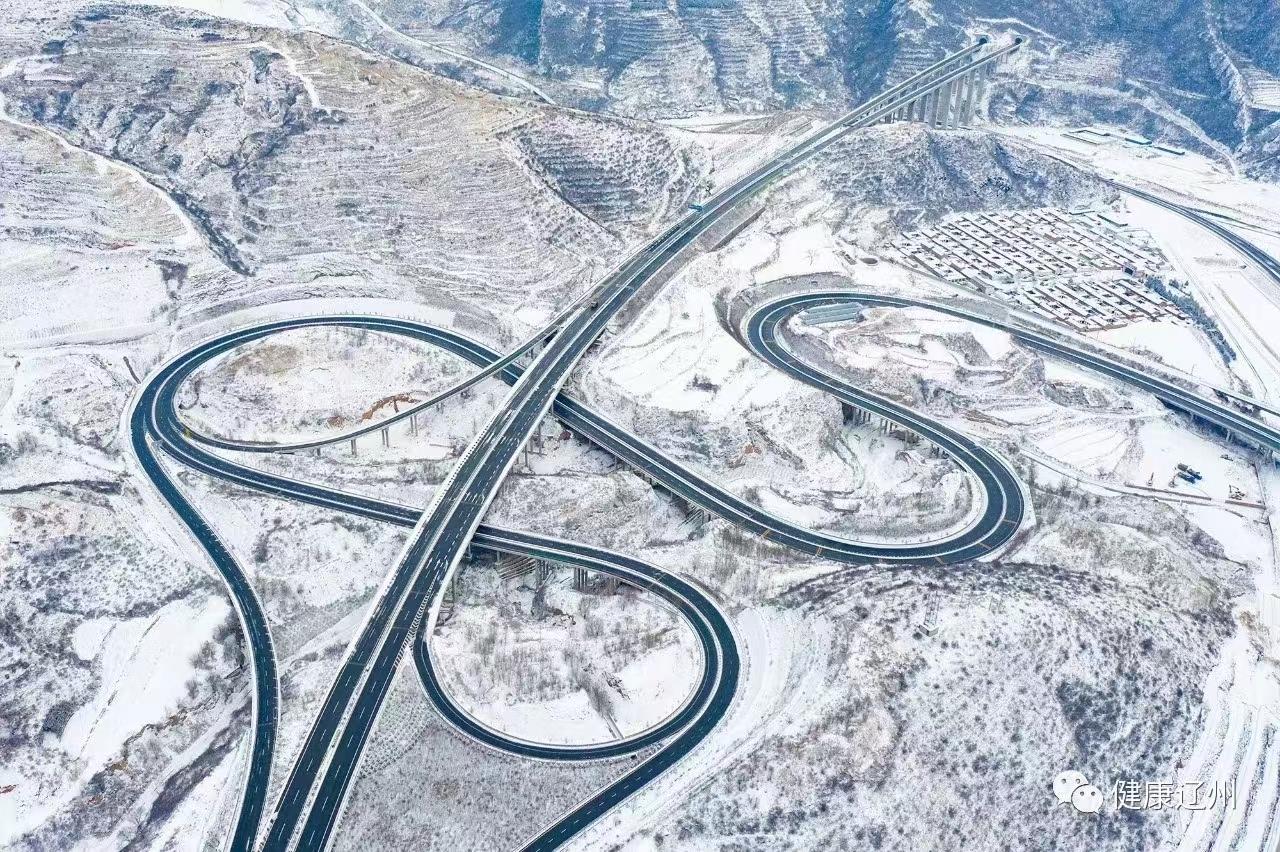 山西发布道路结冰和暴雪双预警 多条高速公路封闭