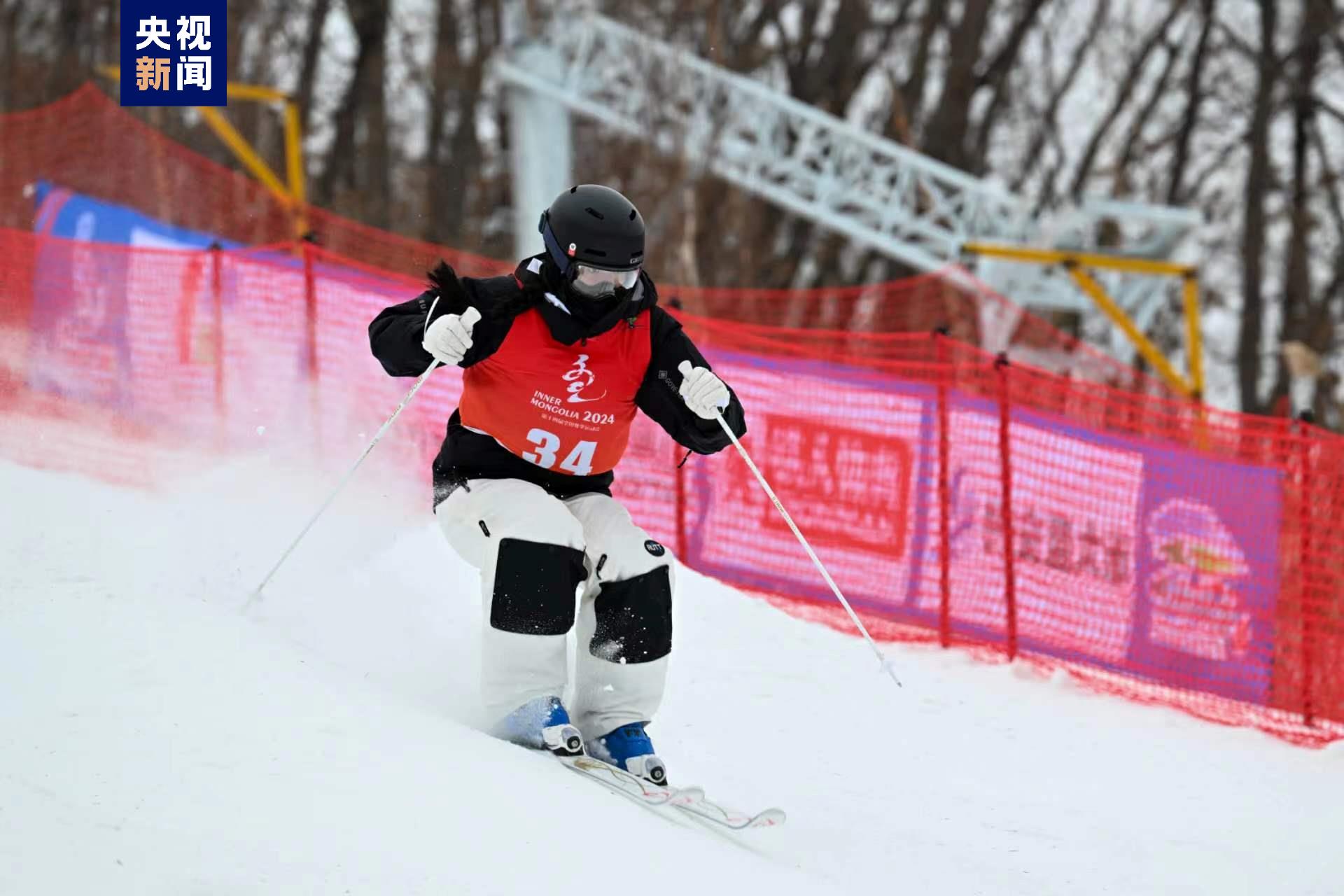 19岁小将郝丽赟斩获“十四冬”自由式滑雪雪上技巧公开组女子金牌