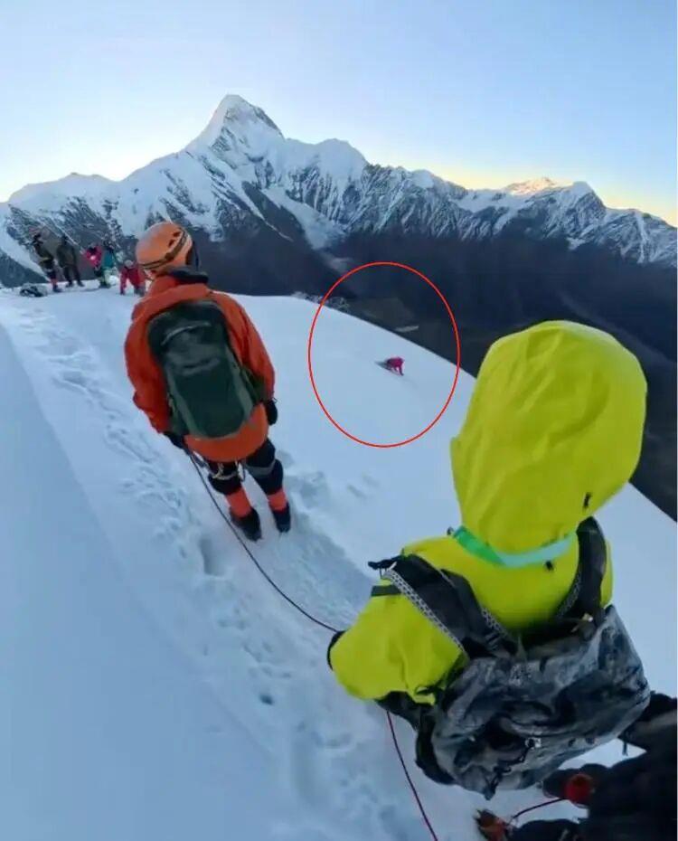 @假期出游的你 打卡照虽美 但这些“出片”方式不可取