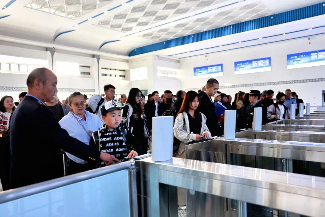 最低4折！1300余趟动车组列车票价优惠力度加大