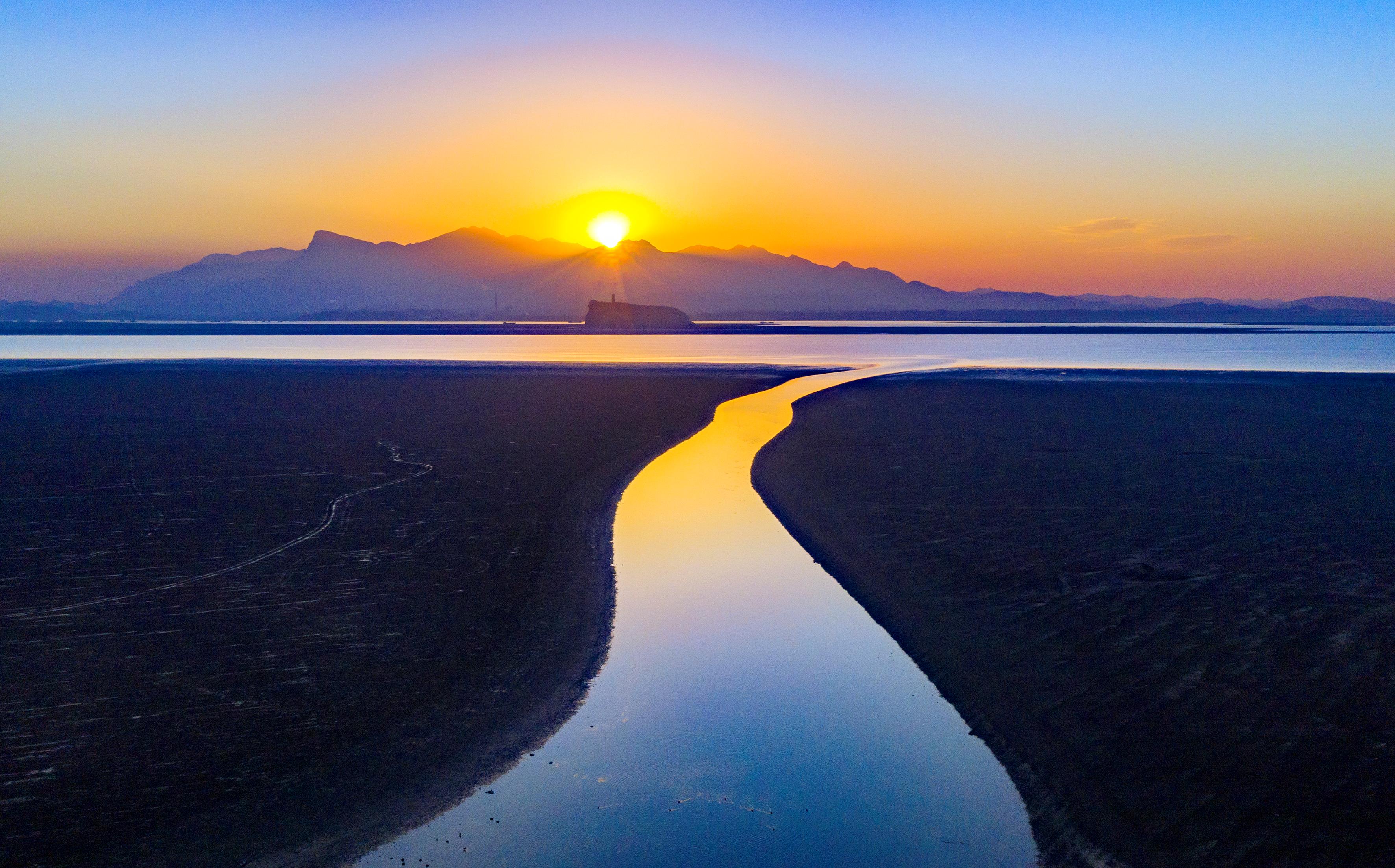 鄱阳湖进入枯水期 湿地景观美翻了【图】