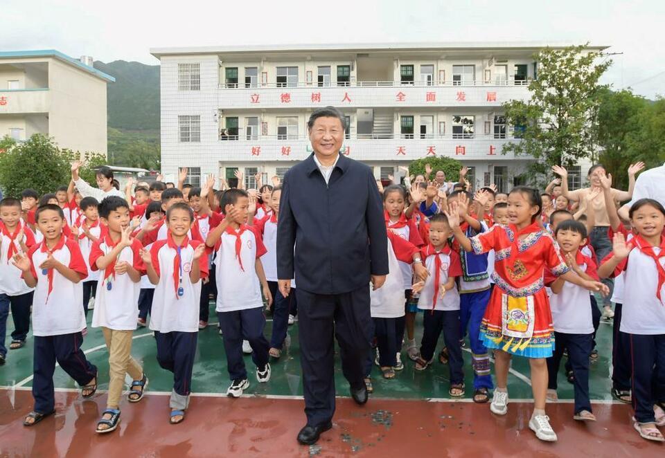時政微視頻丨少年強則中國強