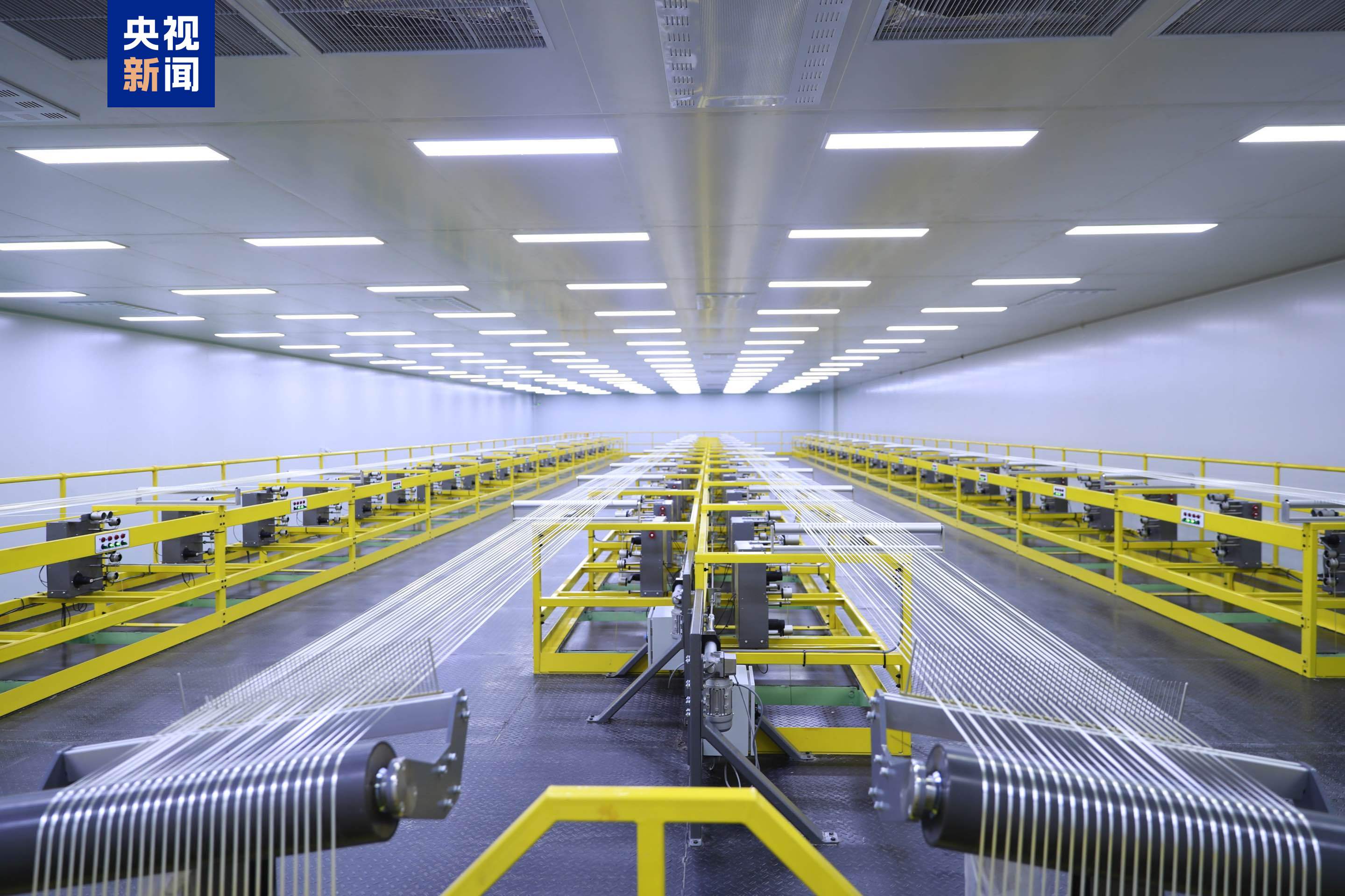 “地表超强材料”投产 无油发动机亮相 这些领域频传好消息