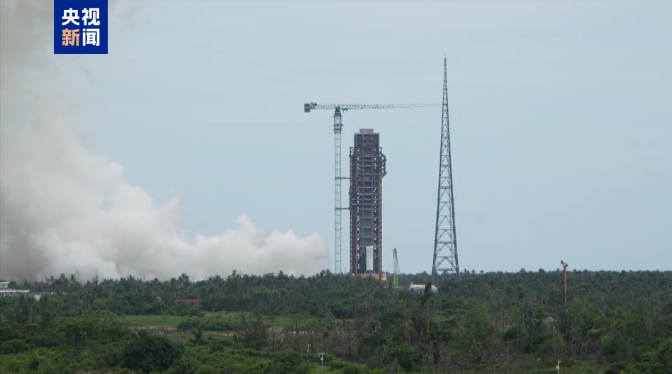 新一代载人运载火箭长征十号 首次系留点火试验取得圆满成功