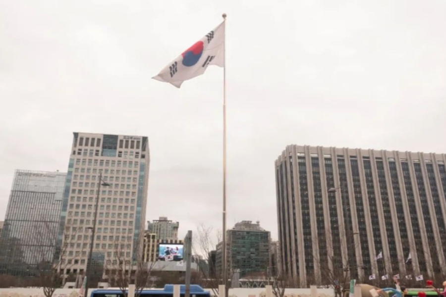 韩国政府举行国务会议,通过了关于中止韩朝《9·19军事协议》全部效力