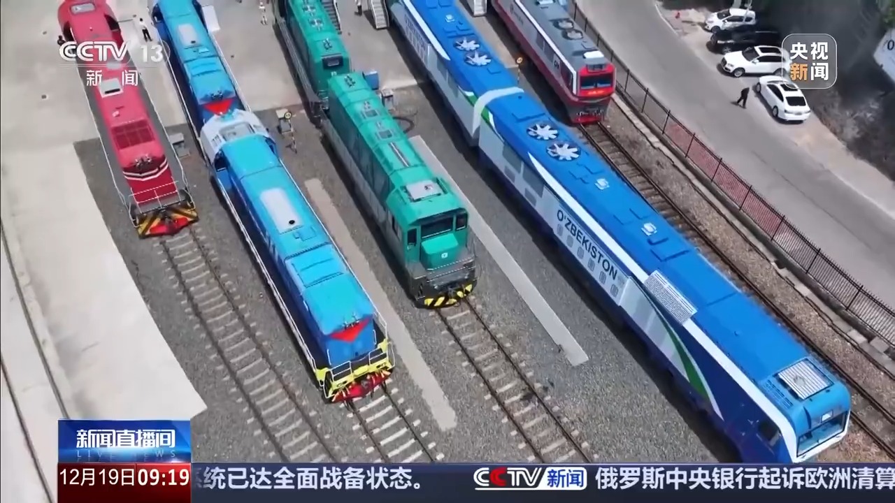 前11个月我国港口货物吞吐量同比增长4.4%