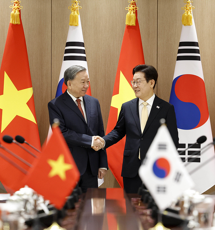 韩国总统李在明会见越共中央总书记苏林，讨论双边贸易等问题