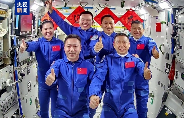 “太空全家福”来了！神十九、神二十航天员乘组拍下天宫合影