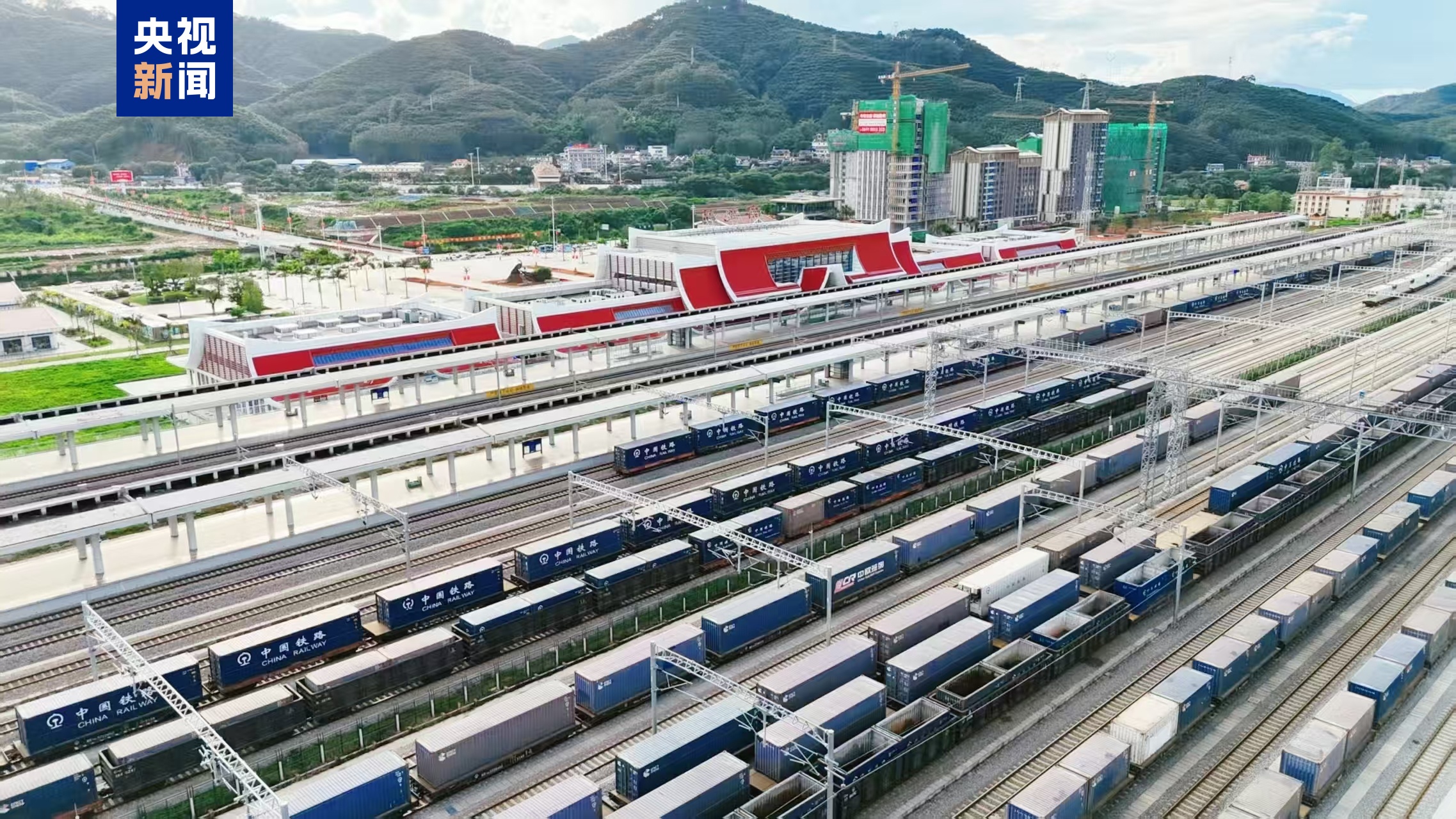 中老铁路国际货运量值分别达1600万吨、702亿元