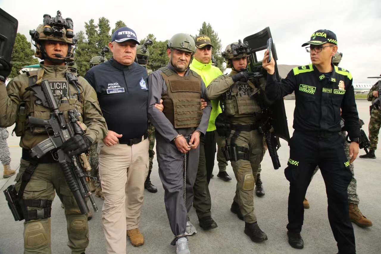 哥伦比亚毒枭乌苏加被移交给美国警方