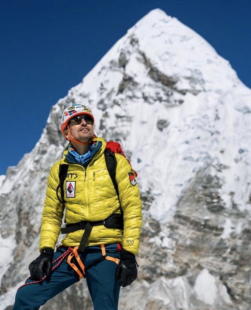 一英国登山者第16次登上珠峰