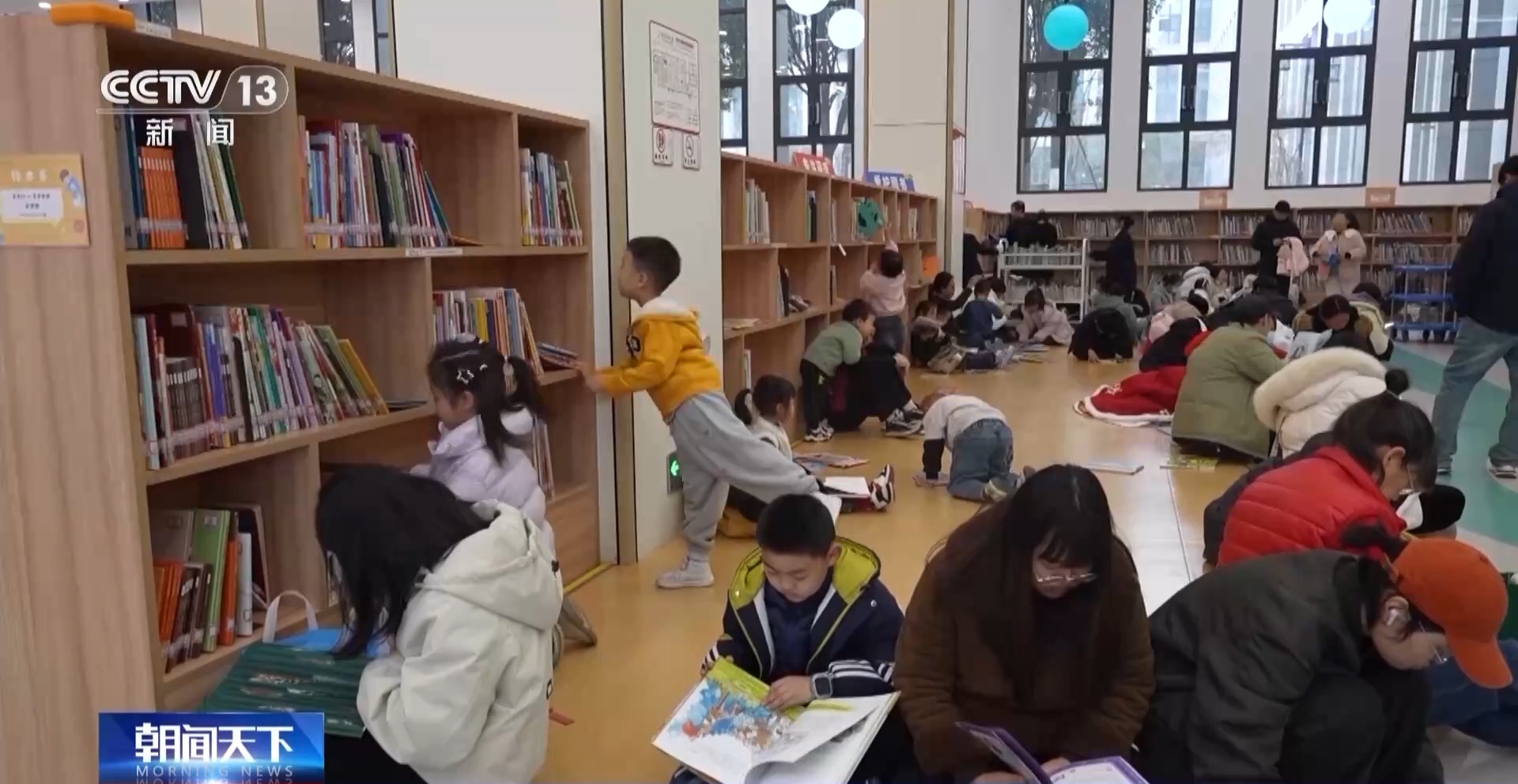 深度阅读、科技体验 孩子们在书香中欢度假期