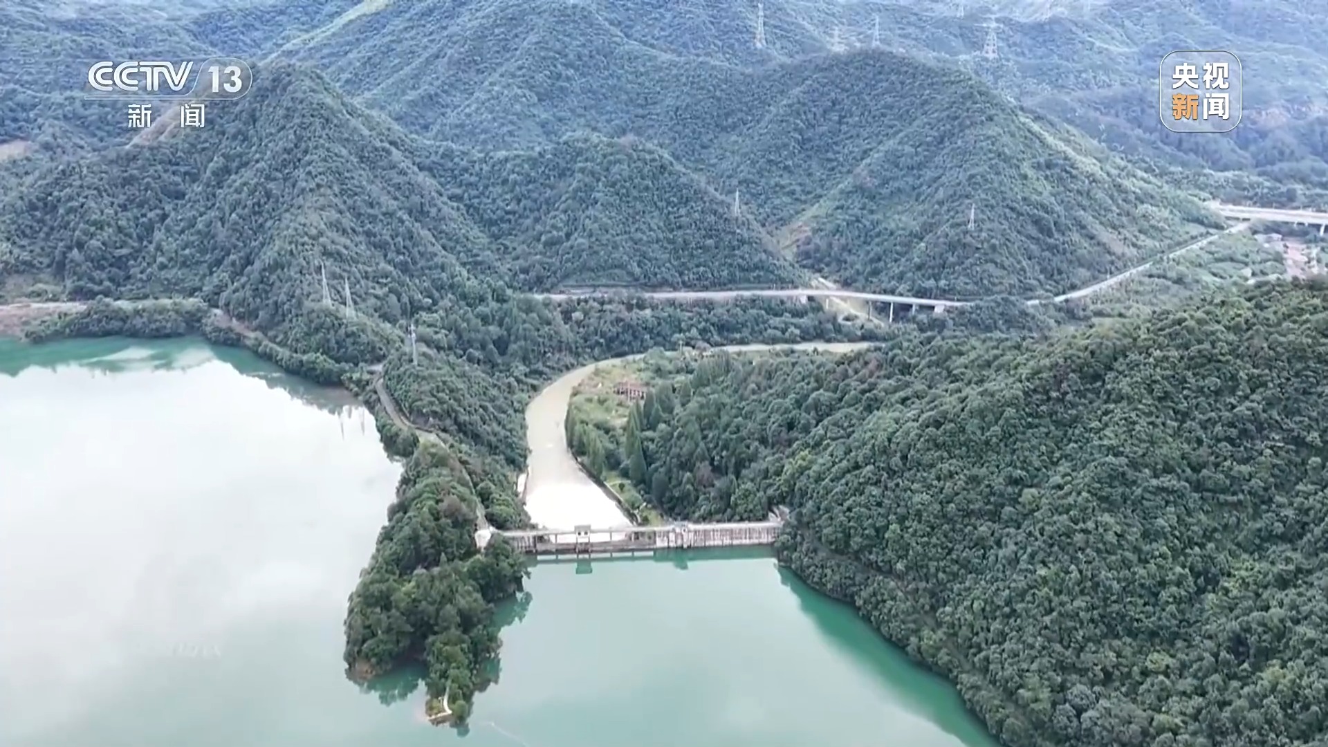 应对“巴威”防御先行 各地抓紧建起防台风屏障