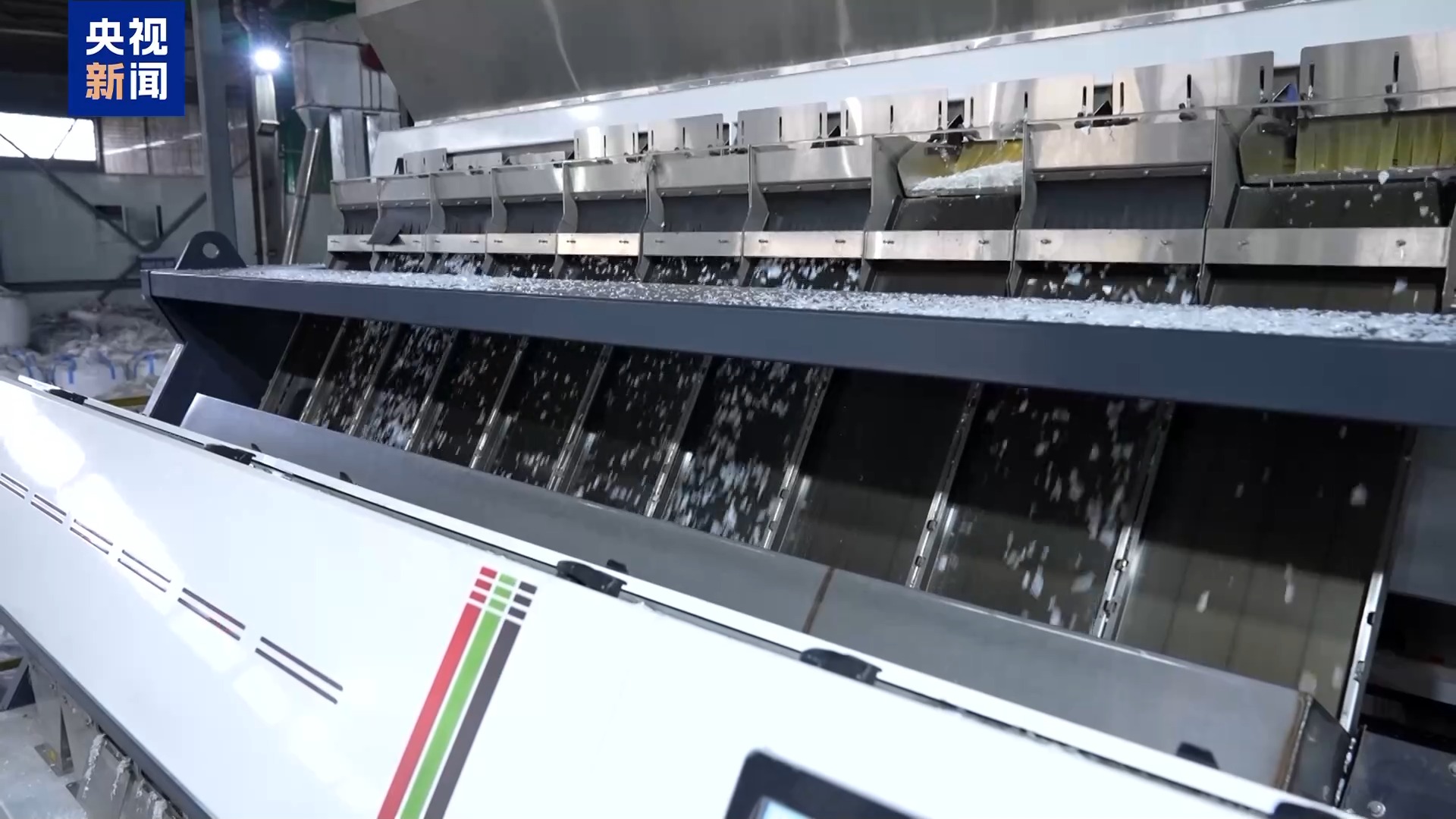 夏日水果便宜了！果农升级品种玩转深加工