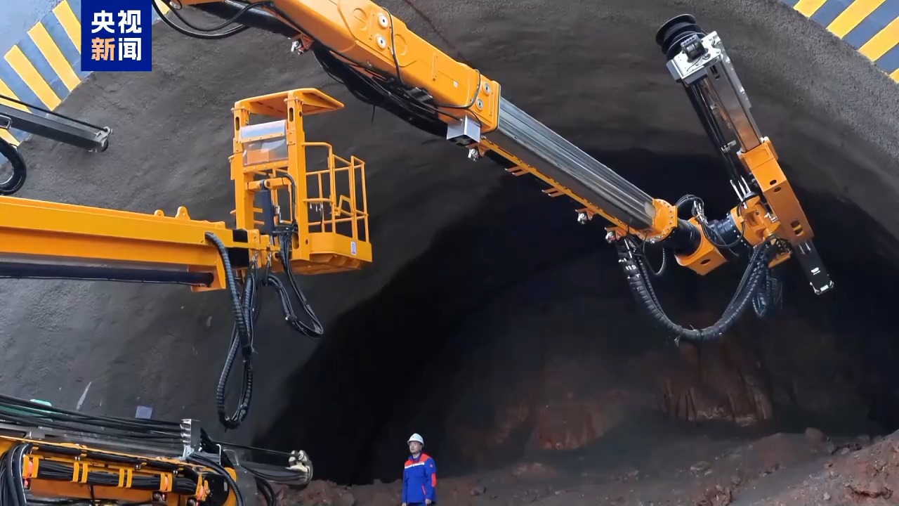 长赣高铁江西段主体工程开工建设