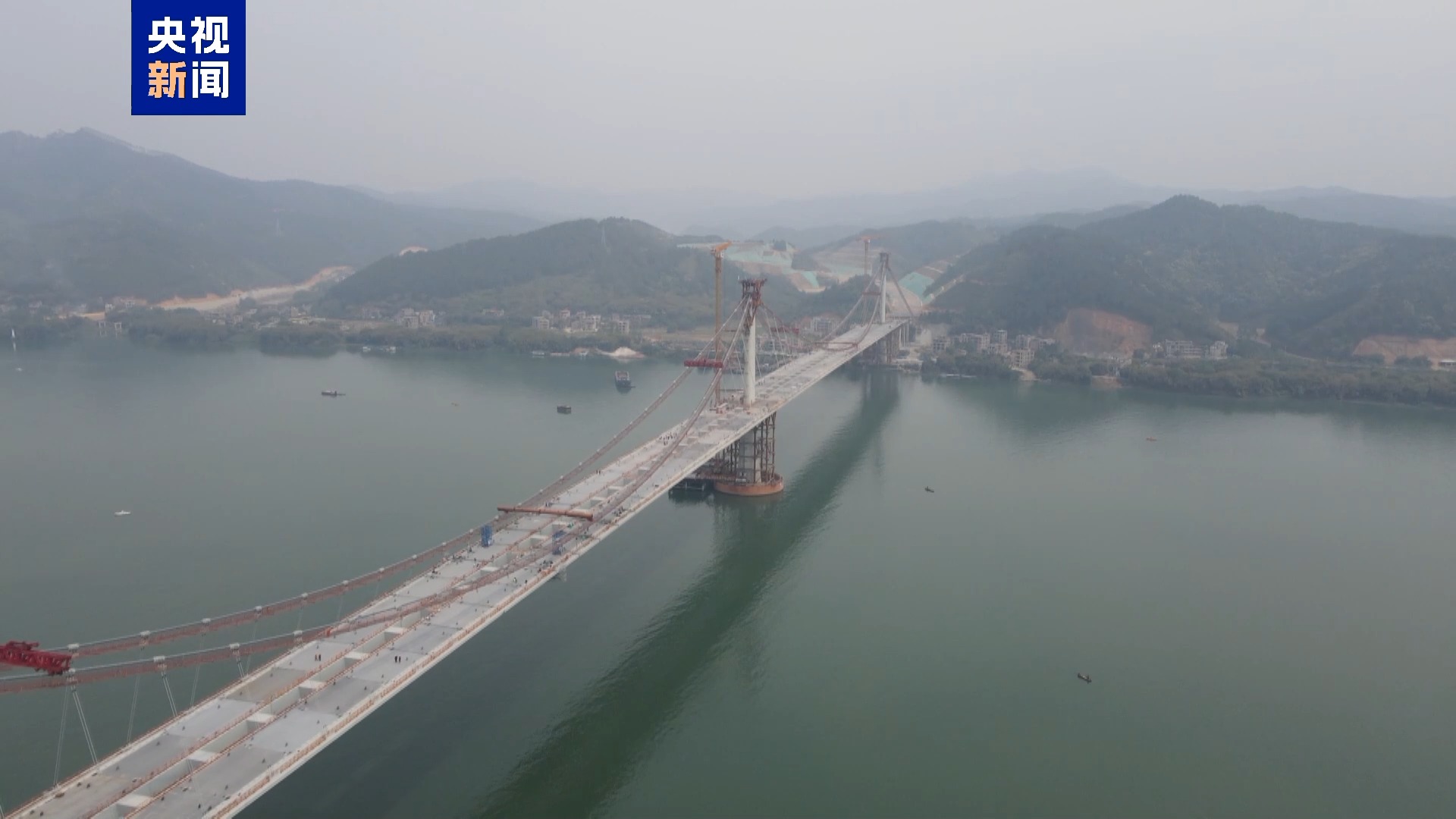 广西苍容浔江大桥今日顺利合龙