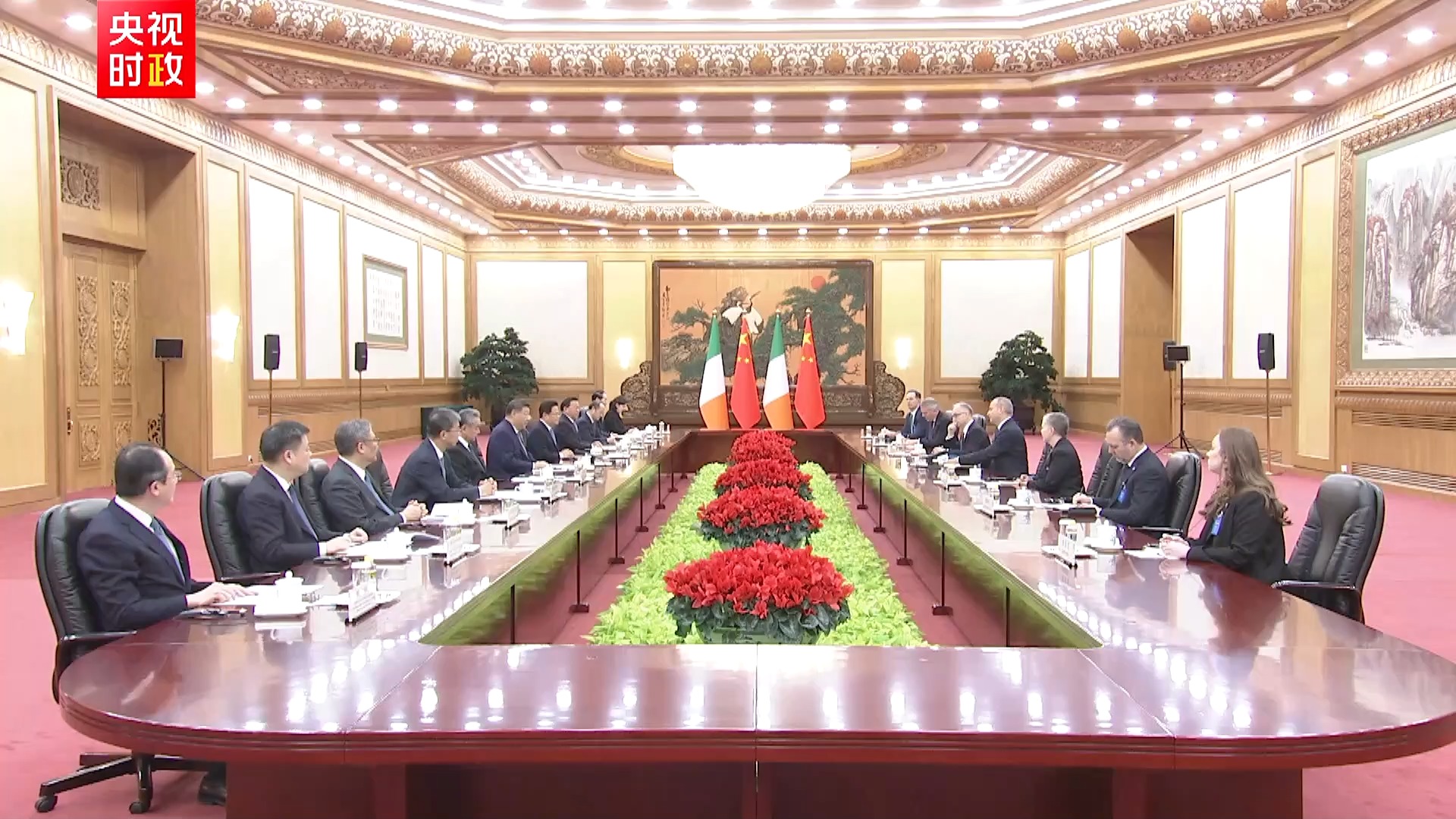 习近平：相互尊重、平等相待、互利共赢是中爱关系长期稳定发展的宝贵经验