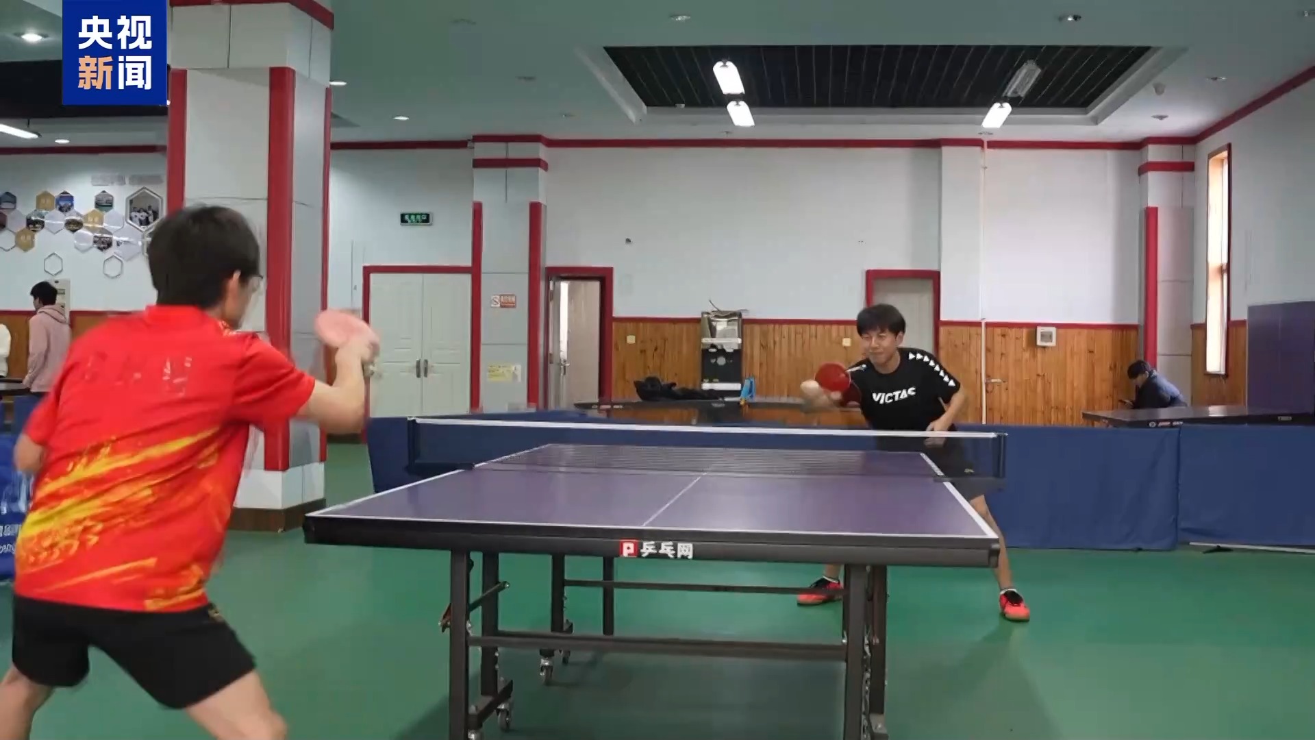 课间15分钟+每日2小时 大中小学生动起来~