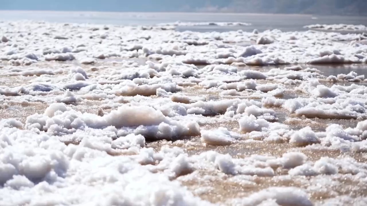 黄河山西河津段出现今冬首次流凌现象