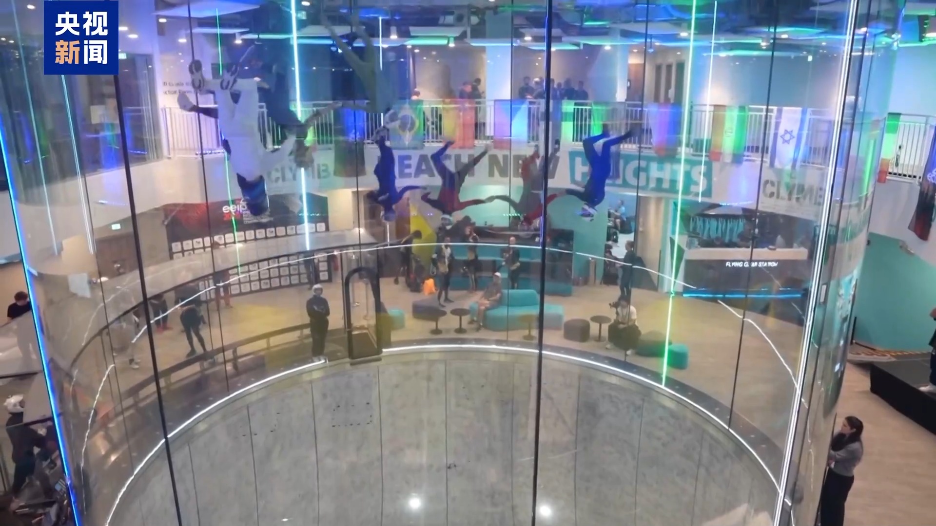 阿联酋世界跳伞锦标赛在阿布扎比举行