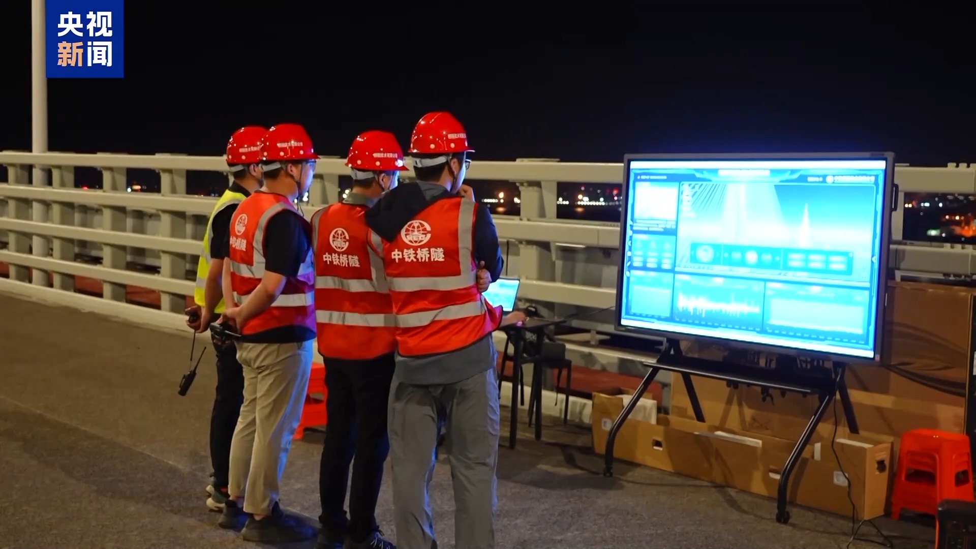 “动静结合”全面体检 常泰长江大桥全面开展荷载试验